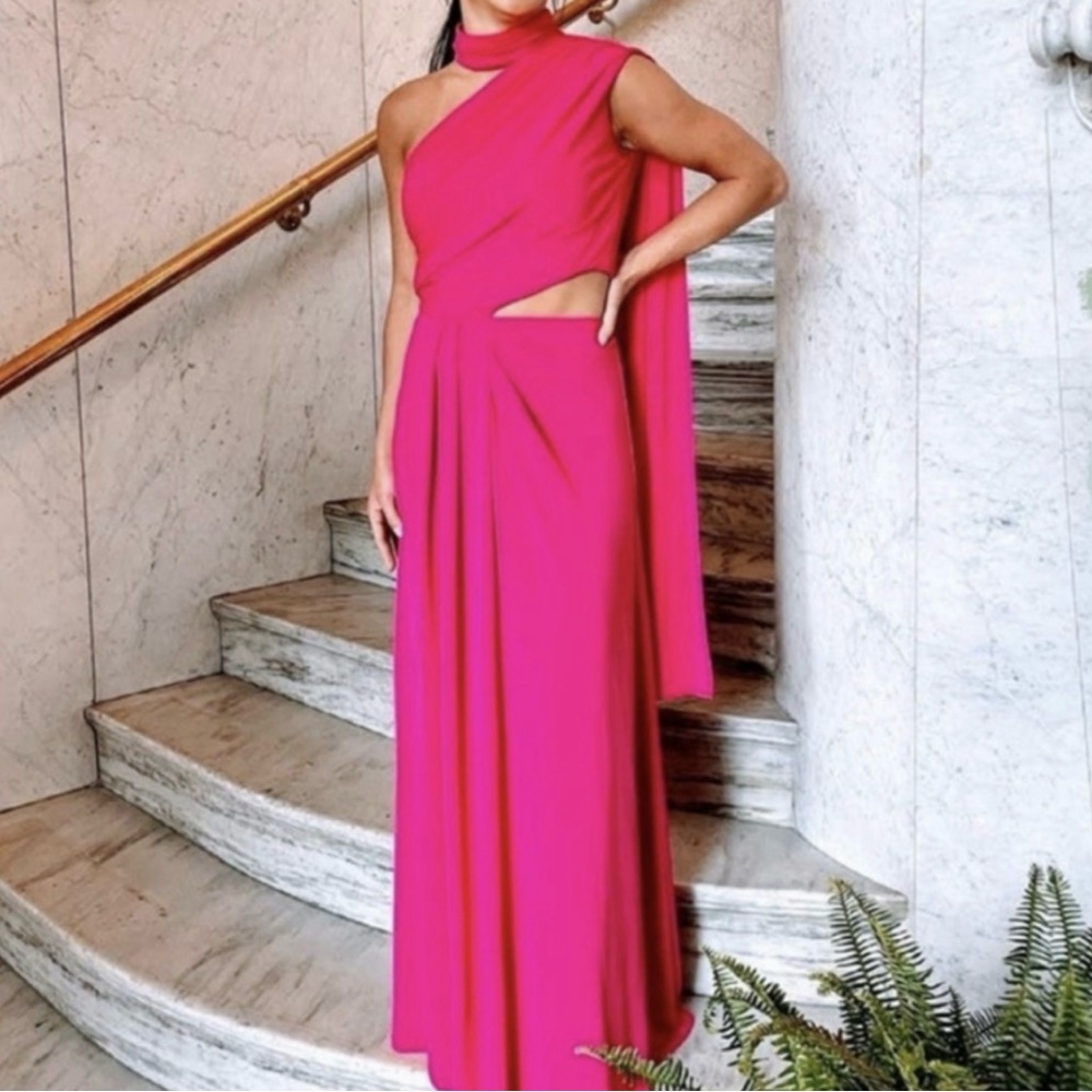 Saloni gown size 2